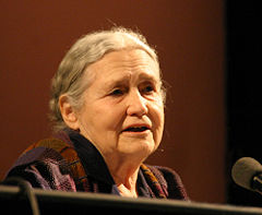 Doris Lessing i 2006. Foto: Elke Wetzig / Wikipedia.